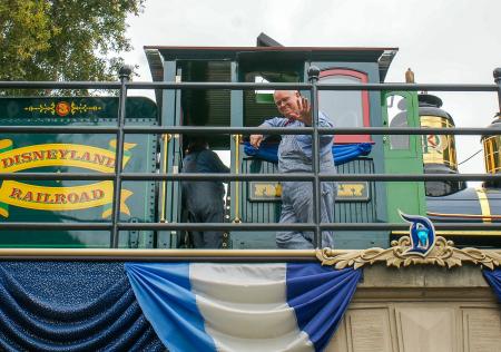 disneyland 60th train set