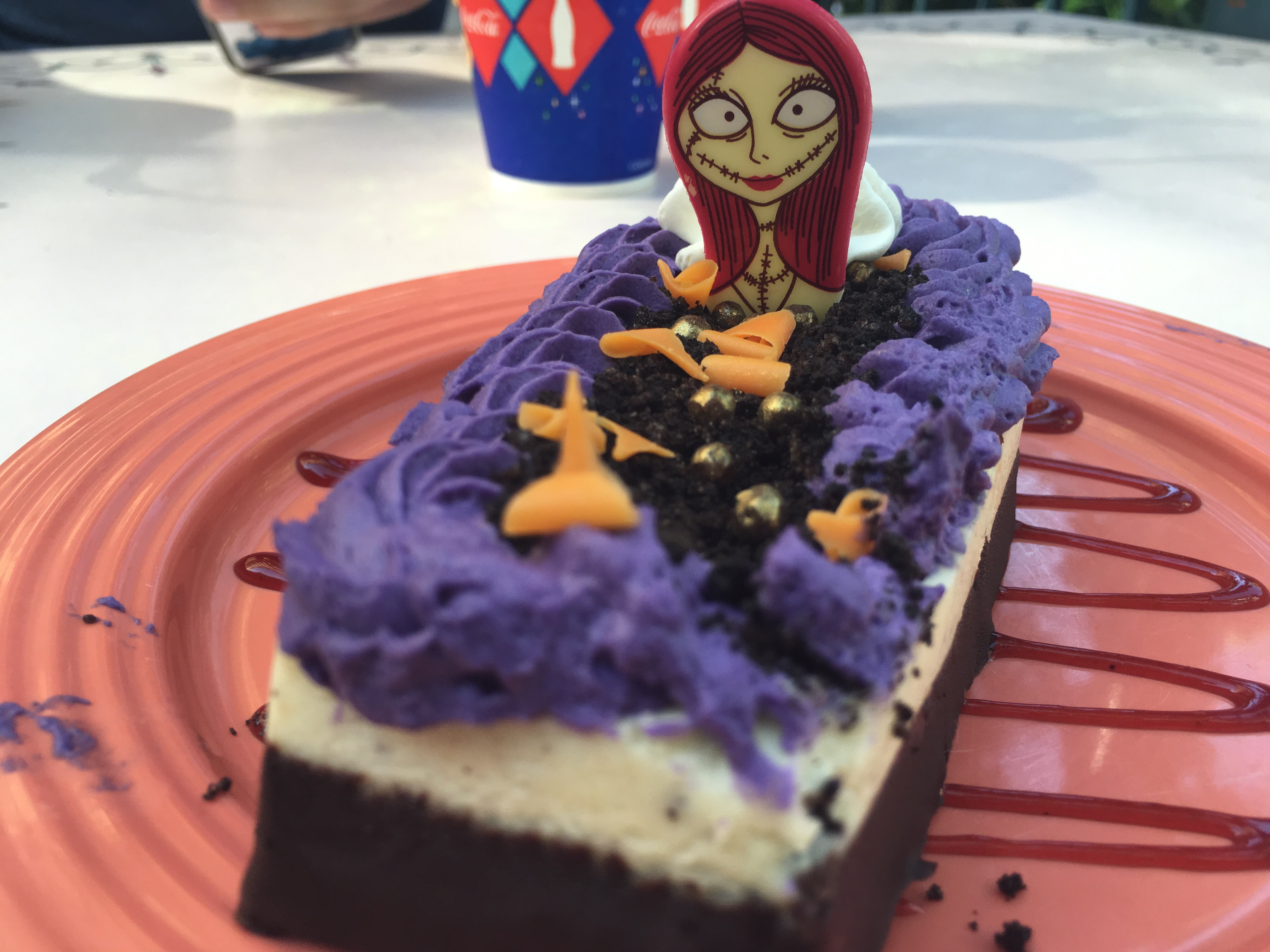 Disneyland Cake – Diznilend torta by Balerina Torte Jagodina | Disney birthday  cakes, Disney cakes, Disneyland birthday